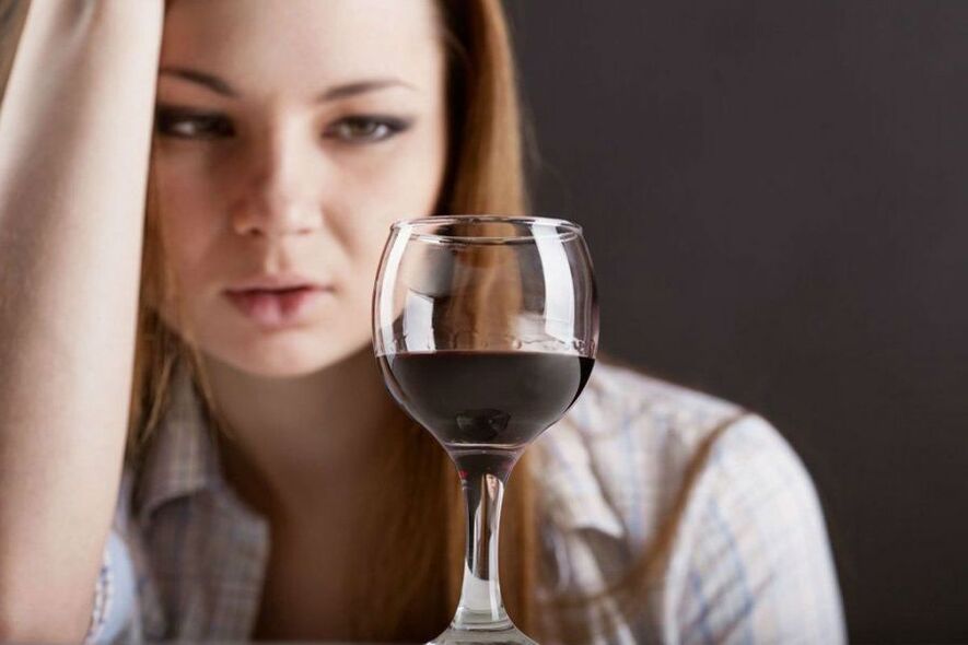 Vrouw met een glas wijn